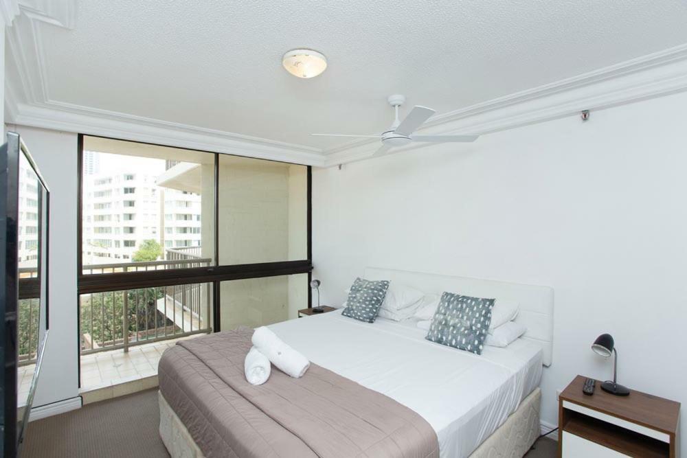 Imperial Surf - Hosted By Coastal Letting Lejlighed Gold Coast Eksteriør billede